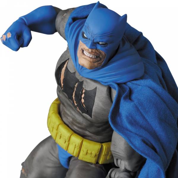 マフェックス MAFEX 119 バットマン BATMAN TDKR Amazon.co.jp: MAFEX マフェックス No.119 BATMAN (TDKR:The