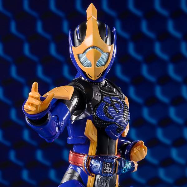 SH FIGUARTS: Kamen Rider Revice - Kamen Rider Jeanne - Cobra & Lovekov ...