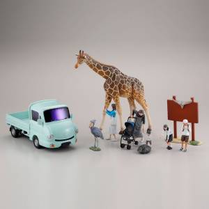 ARTPLA: Tourist & Giraffe Set 1/35 - Plastic Model [Kaiyodo]