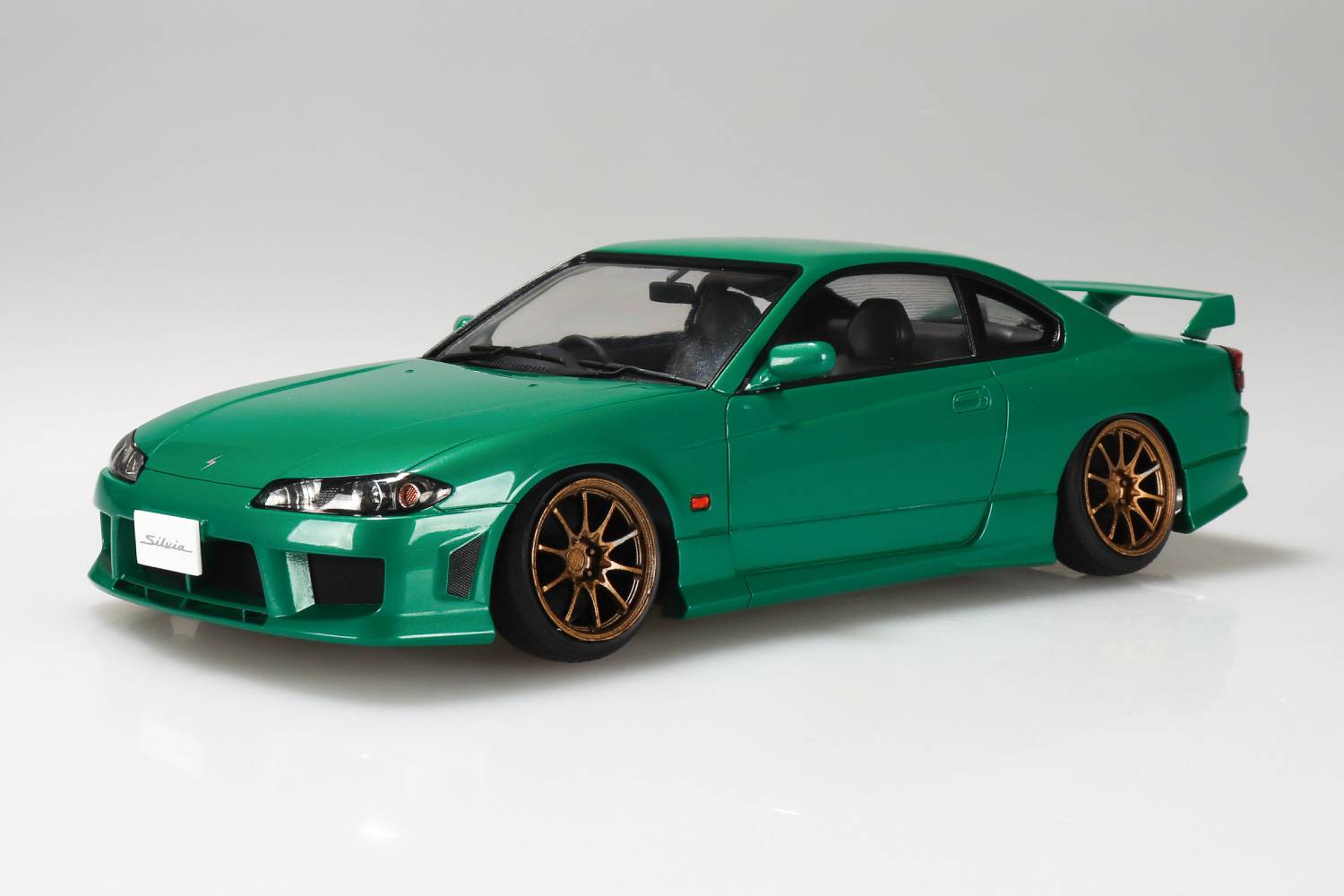 The Tuned Car 1/24: Nissan - S15 Silvia '99 Air Suspension Custom [Aoshima]