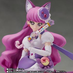 Kirakira Precure a la Mode / Purikyua - Cure Macaron Limited Edition [SH Figuarts]