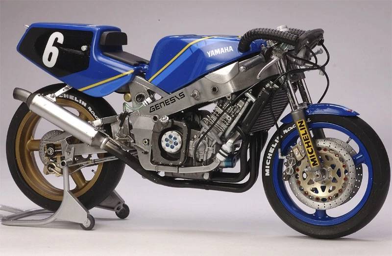 Yamaha FZR750 OW74 (1985) 1/12: Plastic Model (BIKE12) [Fujimi