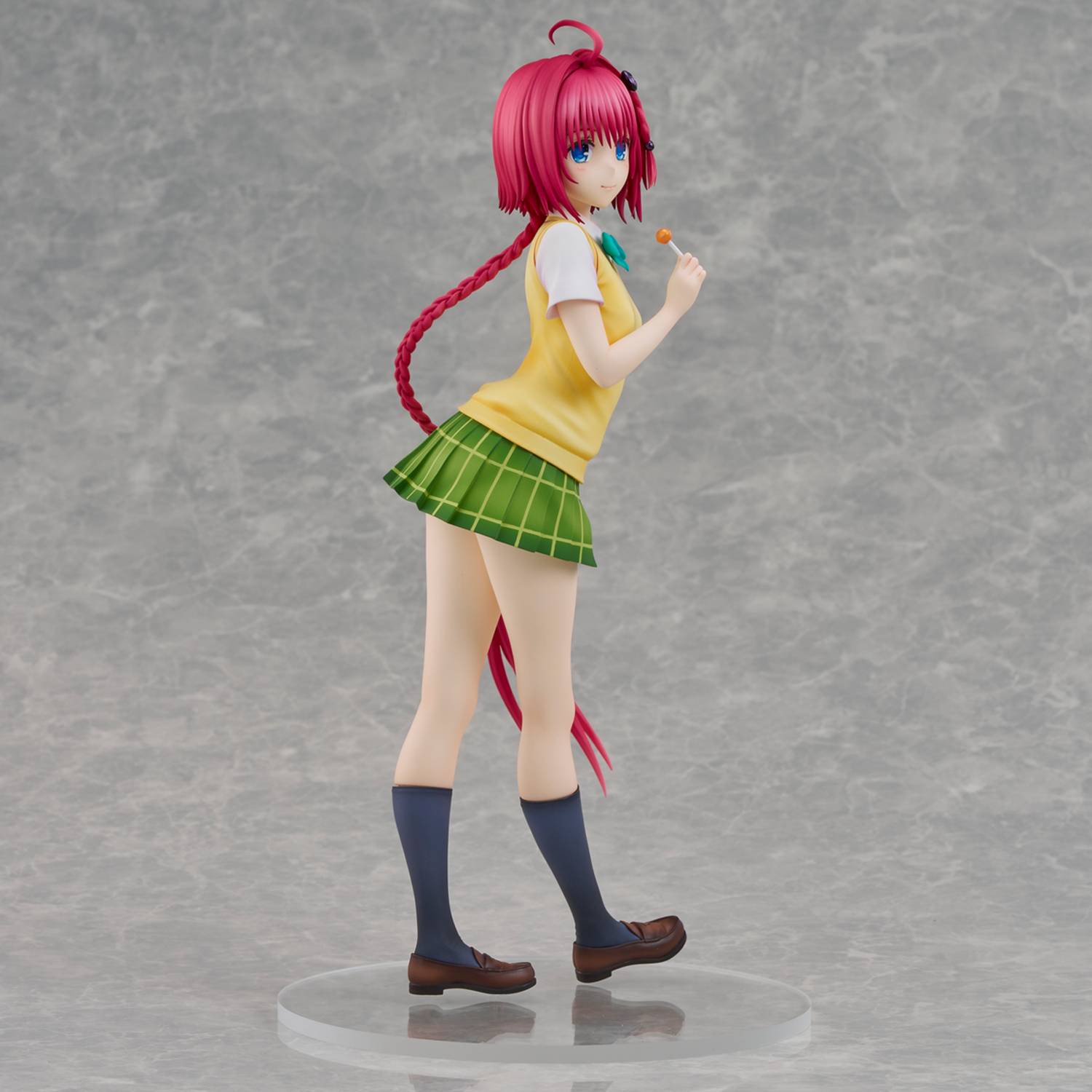 Mea Kurosaki 1/4 Uniform Ver. - tampak samping